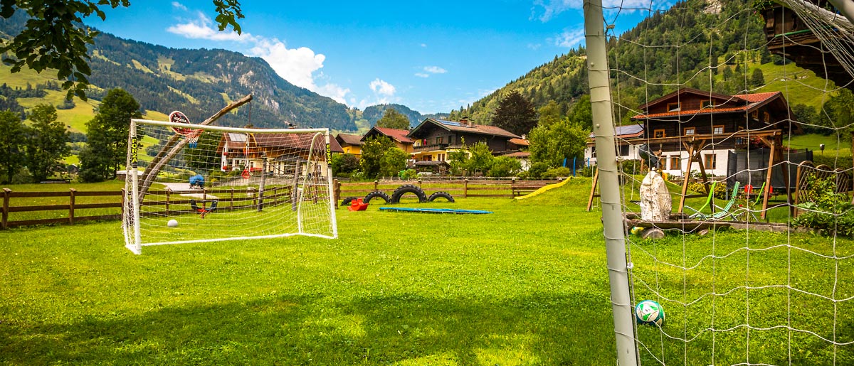 Kinderspielplatz am Bio-Ferienbauernhof